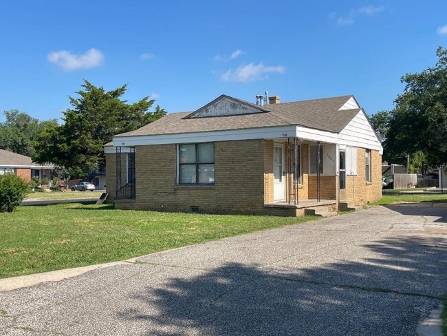 Building Photo - 2 BED 1 BATH DUPLEX FOR LEASE