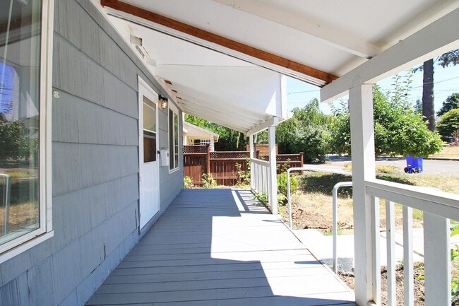 Photo - 6235 NE Shaver St