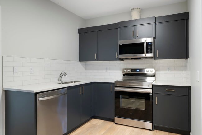 Photo - 31 Royston Way NW