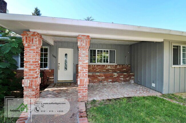 Photo - 3180 Wilshire Dr
