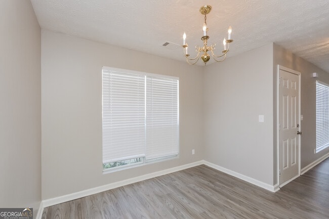 Photo - 6481 Alford Way