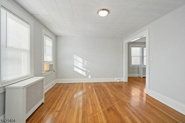 Photo - 23 Meeker Pl