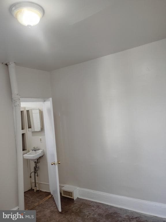 Photo - 5045 Tacoma St