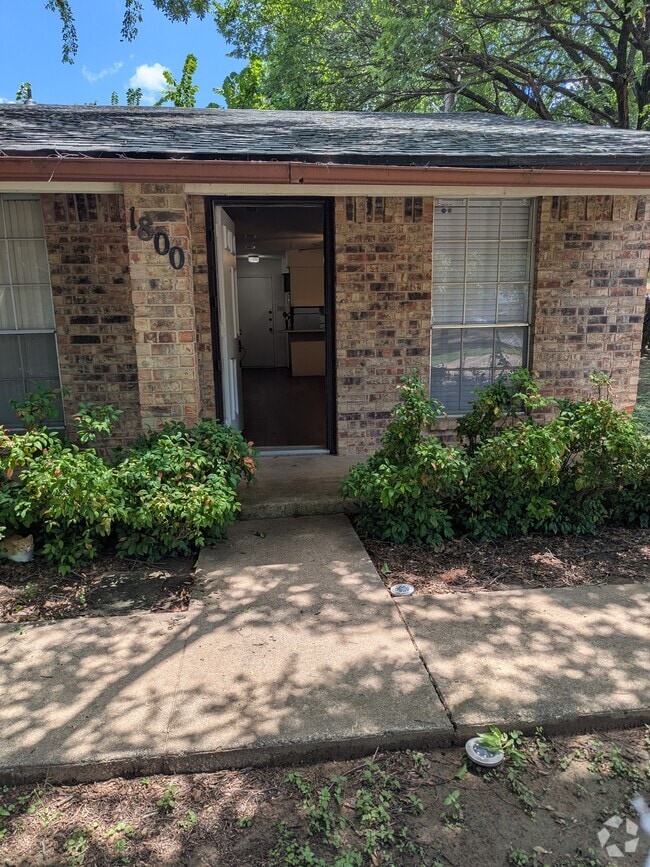 Building Photo - 1800 Romack Ct Unit B Rental