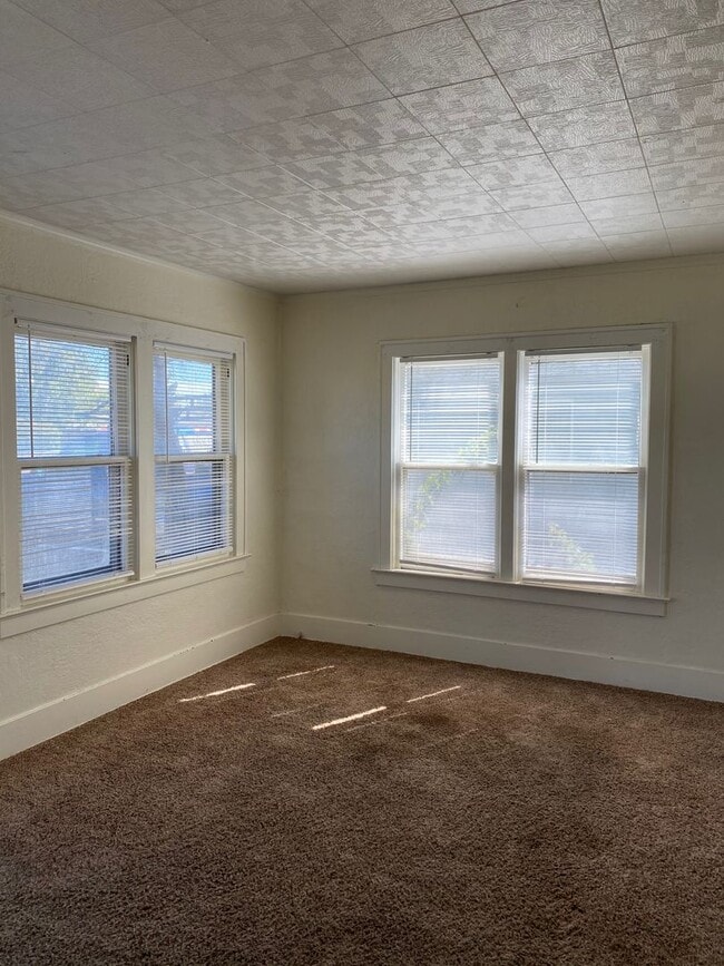 Photo - Single Family Home Bungalow-two bedroom/one bath-laundry