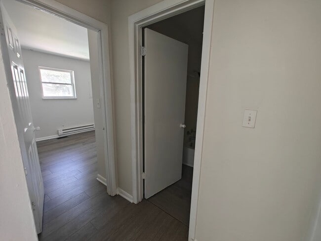Photo - 647 W Franklin St