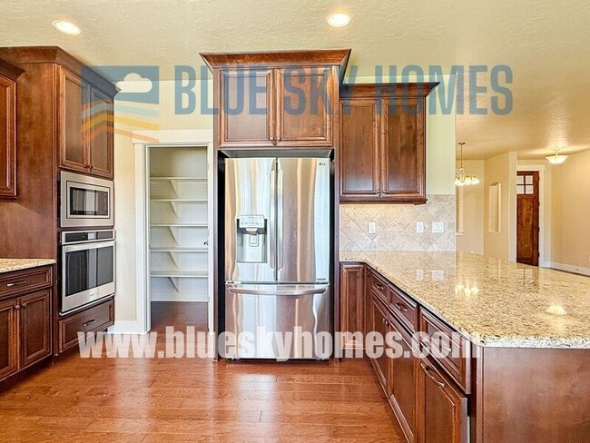 1405 W Elias Dr