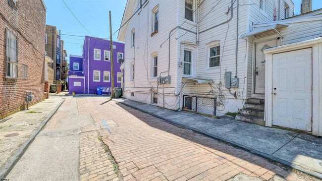 Photo - 18 N Michigan Ave Unidad C Rental