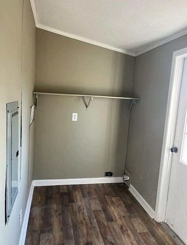 Photo - 3289 Bradshaw Rd