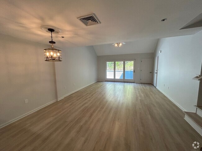 Building Photo - 430 Main Ave Rental
