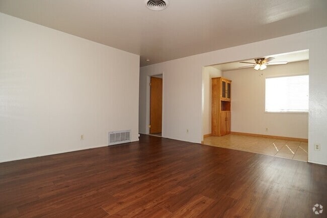 Building Photo - Cute 2 bedroom, 1 bath in Carmichael! Rental