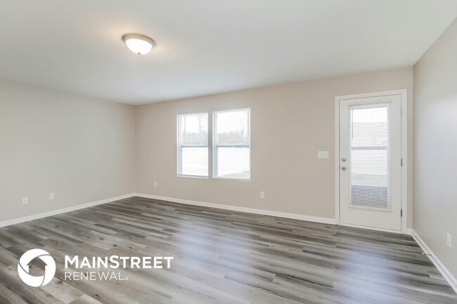 Photo - 347 Cornielle Ln