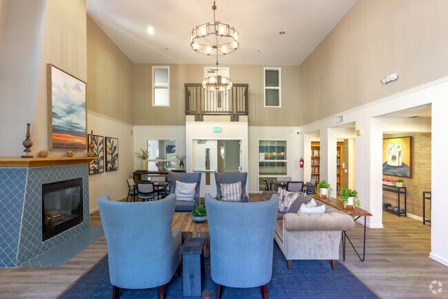 Lounge - The Village at Willow Glen