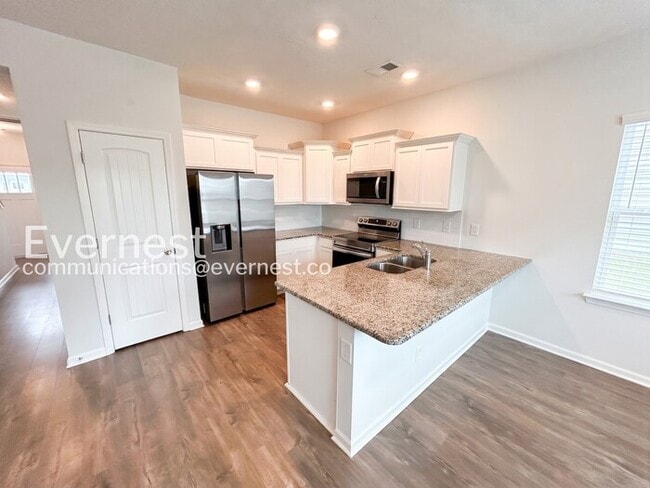Photo - 305 Raines Ct