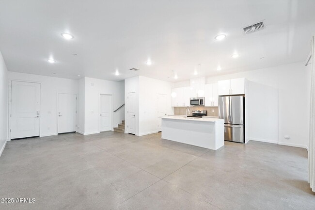 Photo - 225 N Pleasant Dr