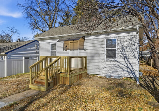 Building Photo - 4236 L St