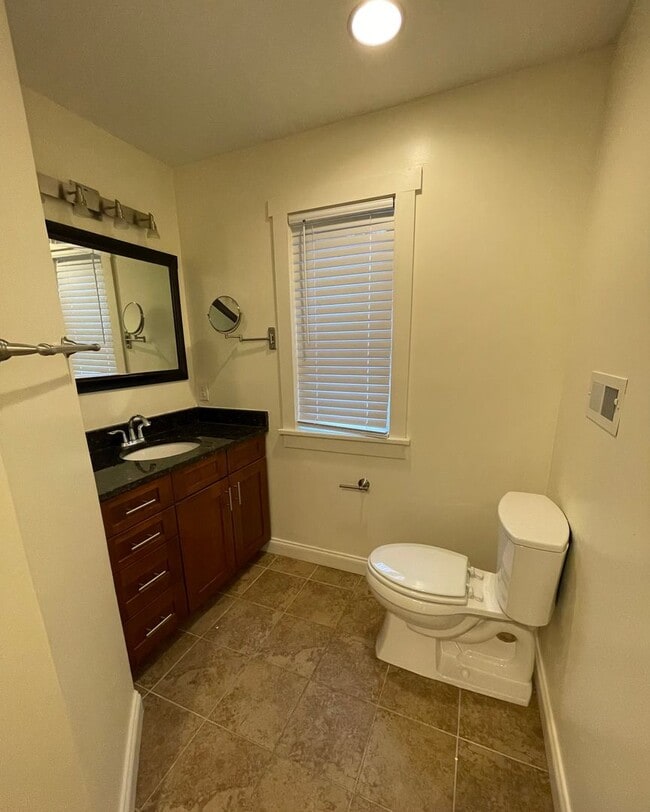 Photo - Super Convenient Kenilworth Location! 3 Bedrooms, 2 Bathrooms