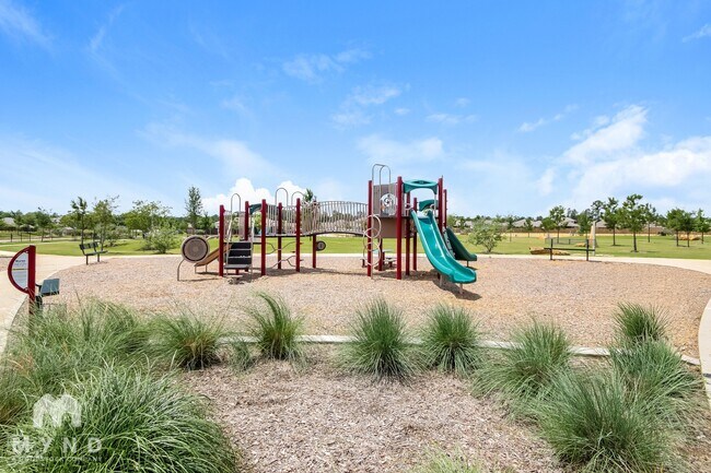 Photo - 15468 Maple Ter Dr
