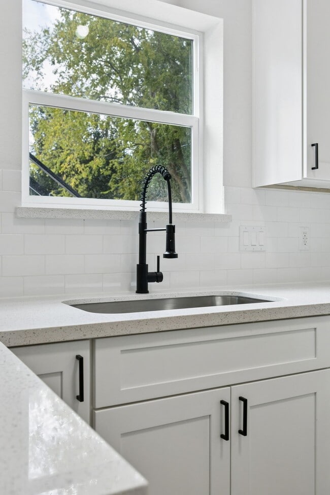 Photo - 301 Cartersville St Unit A