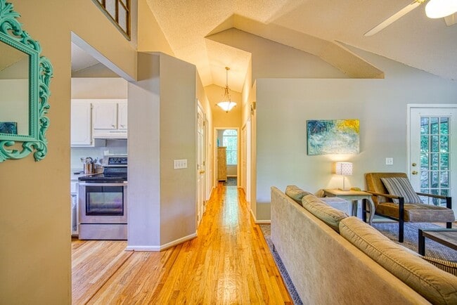 Photo - Adorable 2 BR, 2 BA Home - Greater North Main Area, Greenville