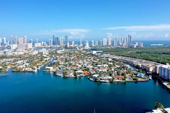 Photo - 16570 NE 26th Ave Unidad 6B