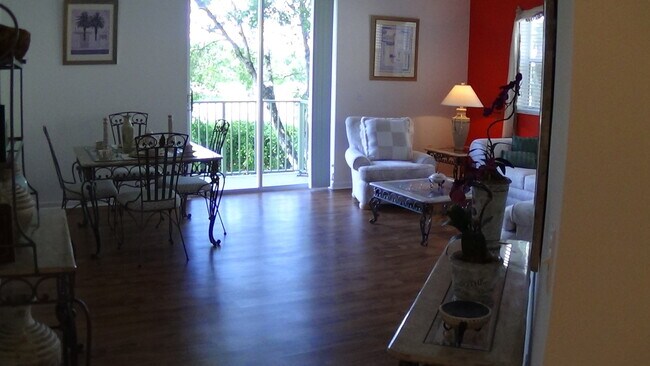 Photo - Ask About Our Manager Special!! Unidad 1971-306