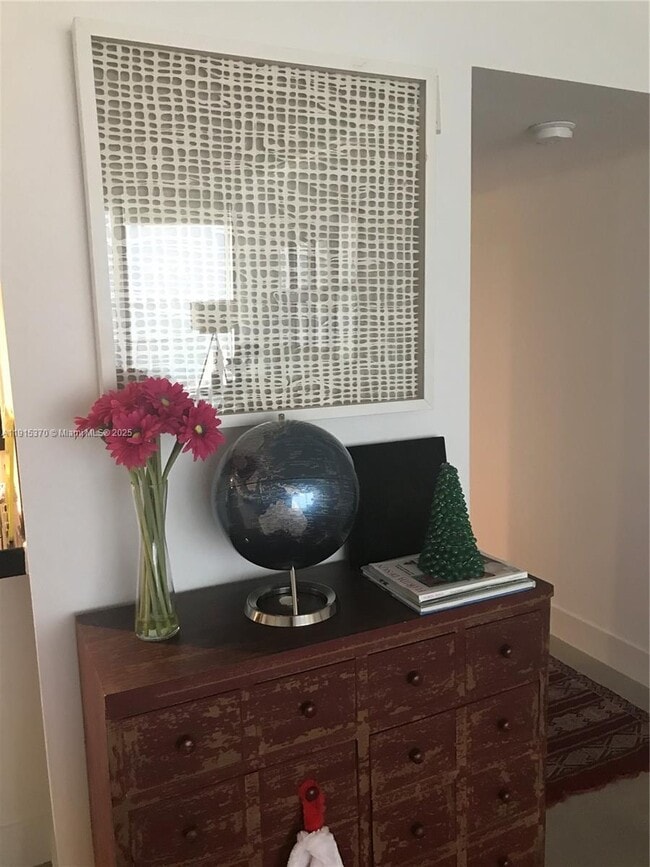 Photo - 555 NE 15th St Unidad 609