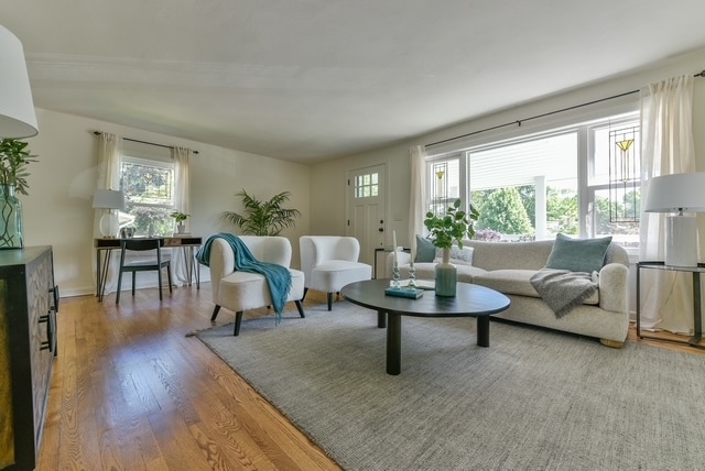 Photo - 402 E Calumet Rd