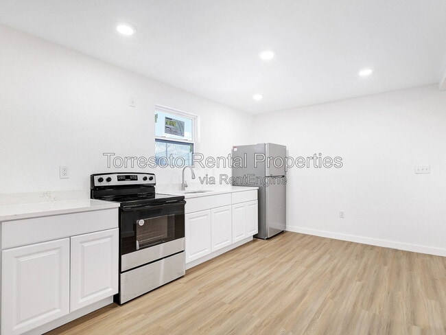 Photo - 2326 Cincinnati Ave Unit D
