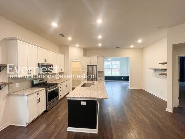 Photo - 806 Sunset View Dr