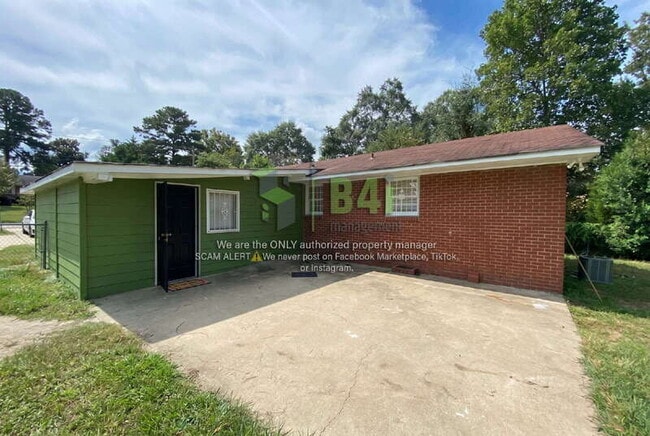 Building Photo - 5421 Susan Ln