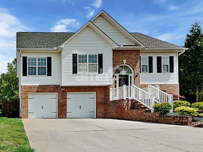 Building Photo - 2405 Joshua Ln