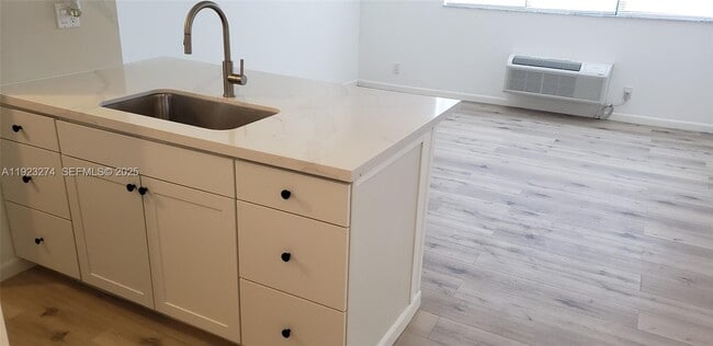 Photo - 2501 Riverside Dr Unit 402-A