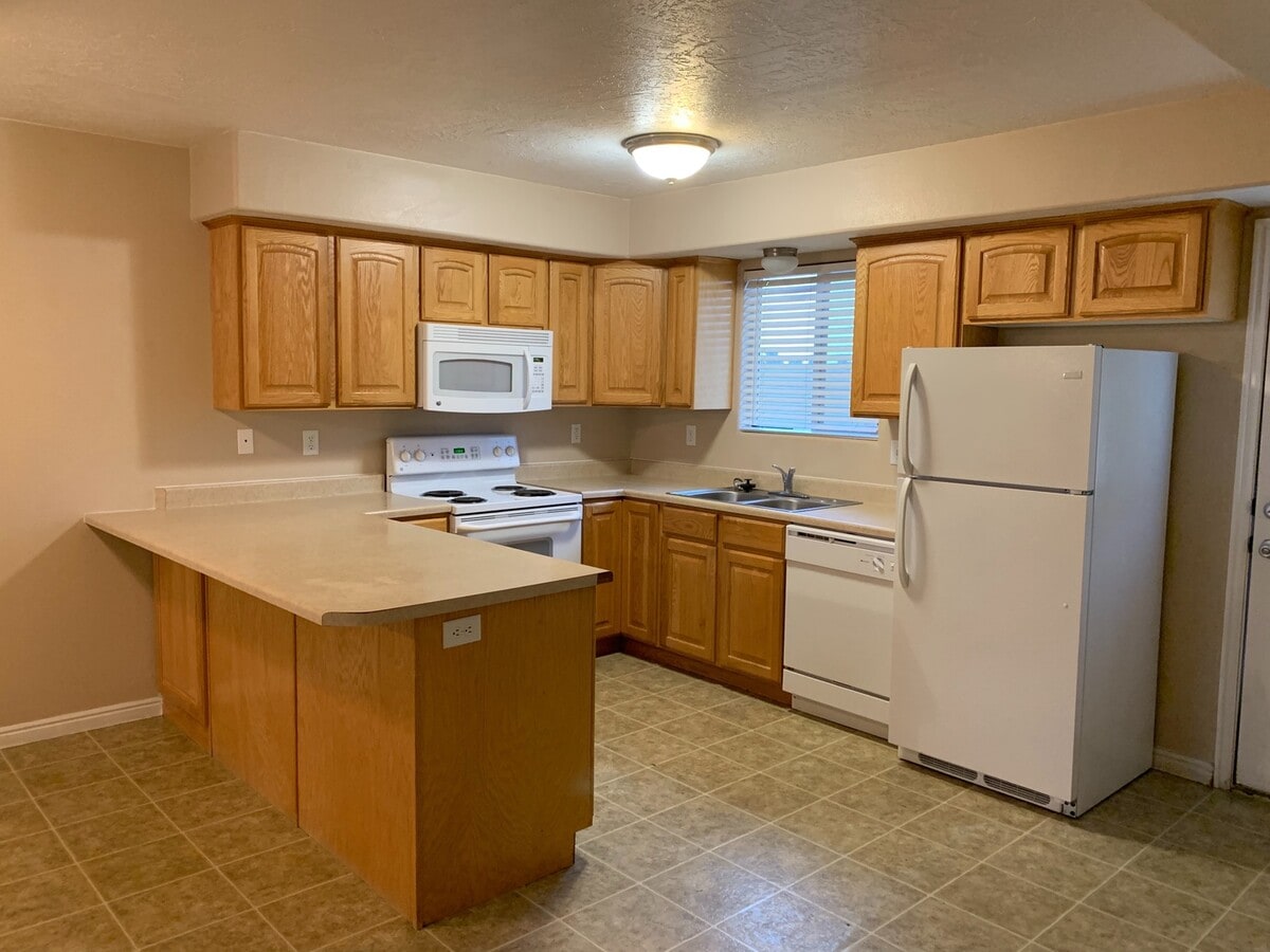 Photo - 790 N 2720 E