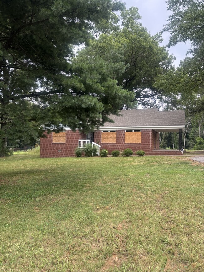 Building Photo - 3932 Frayser-Raleigh Rd