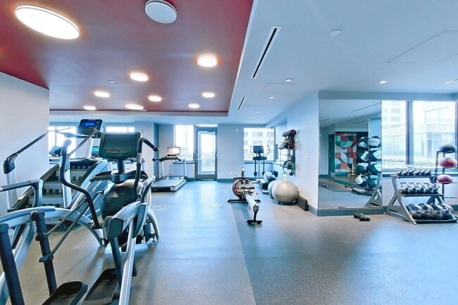 Photo - M1-4704N Washington Blvd Unidad M1-4704N