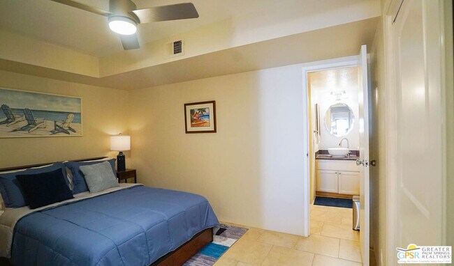 Photo - 5301 E Waverly Dr Unit 124