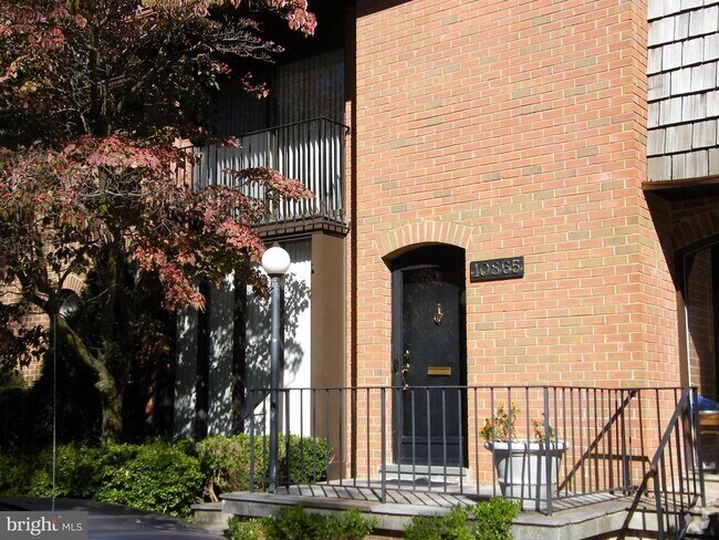 Building Photo - 10865 Deborah Dr Rental