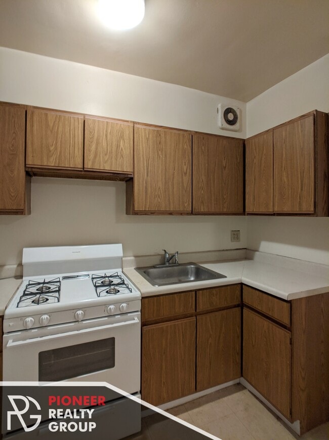 Photo - 522 W Briar Pl Unit 540-3D