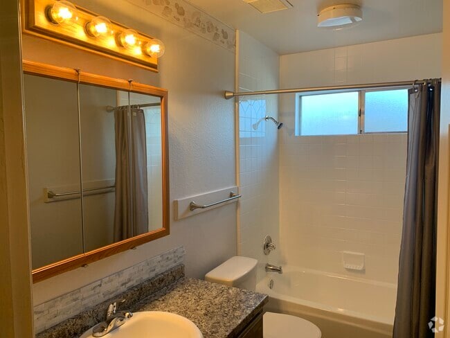 Building Photo - 1619 Parker Ave Rental