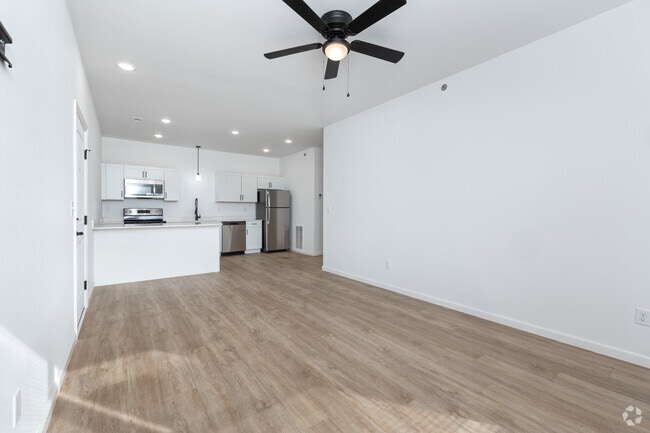 2BR, 1BA - Dining/Living