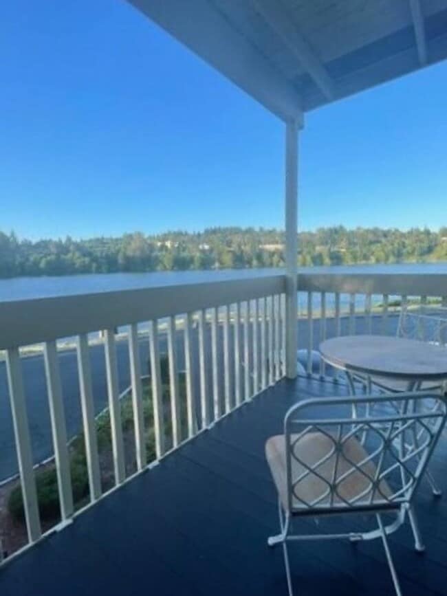Building Photo - Waterfront Living Made Easy – Furnished 1-... Unit C203 Rental