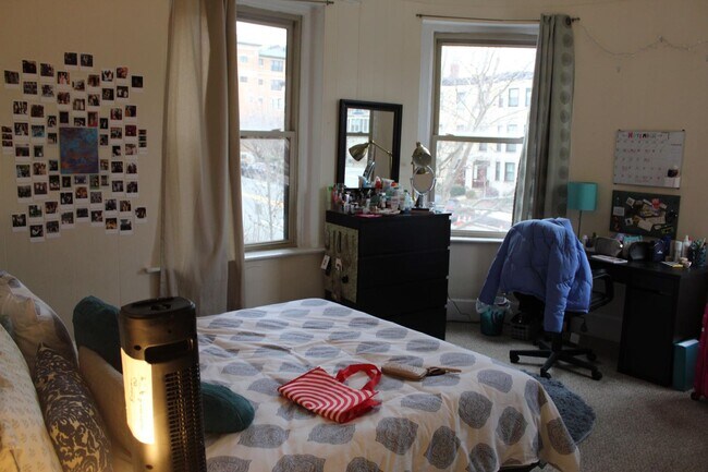 Building Photo - Fenway 2 bedroom apartment - 9/1  NO FEE