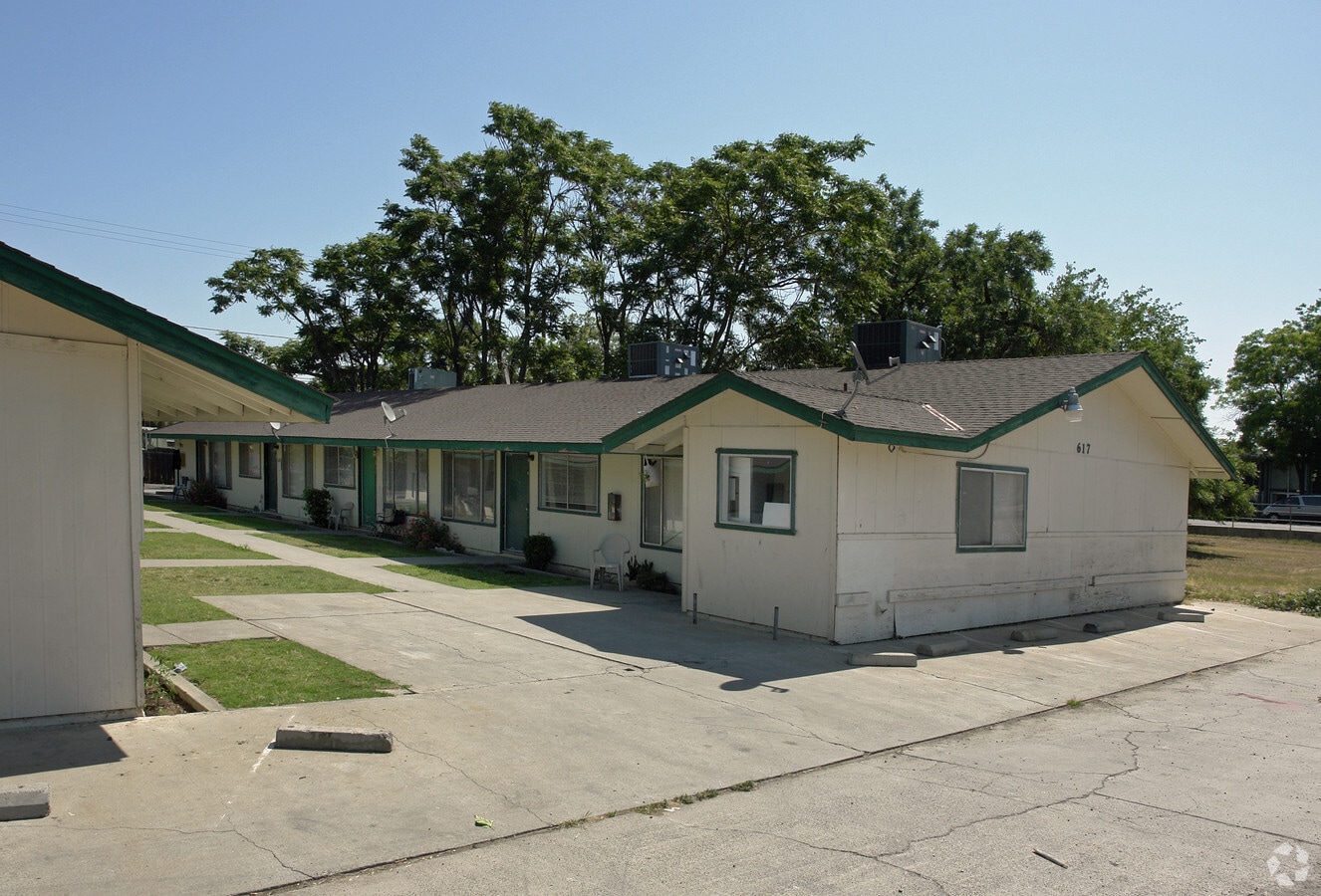 Photo - 617 W Santa Fe Ave