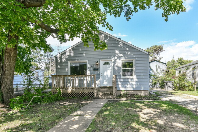 Building Photo - 6668 E 17th St Rental