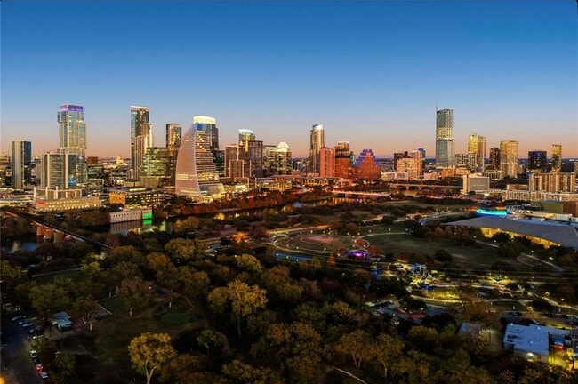 Building Photo - 210 Lee Barton Dr Unit 401