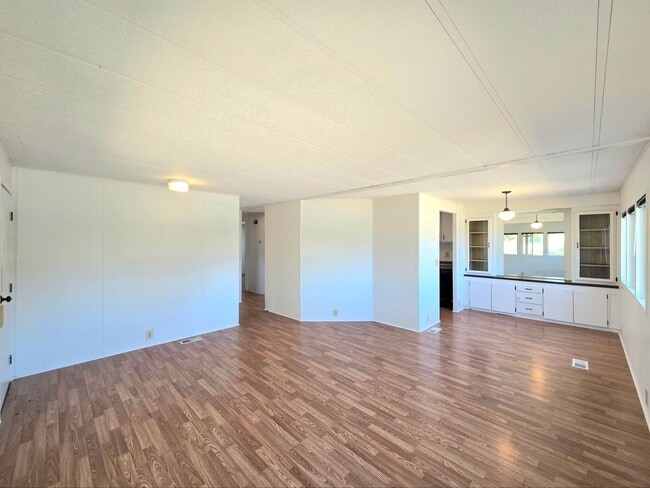 Photo - 1529 NW Avon Ct