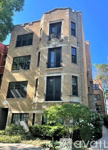 Photo - 1352 W Carmen Ave Unit 1N