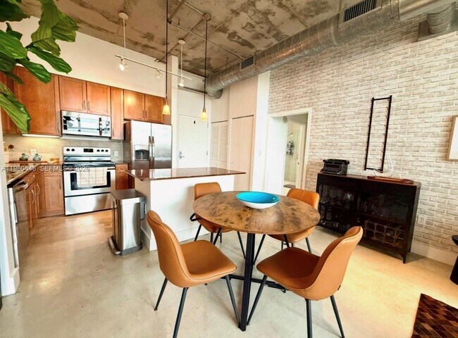 Building Photo - 2001 S Biscayne Blvd Unit 3608