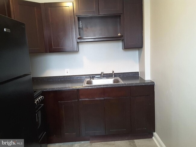 Photo - 1226 Hellerman St